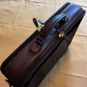 Dark Brown Coach Glove Tanned Cowhide Attaché Shoulder bag. Excellent condition